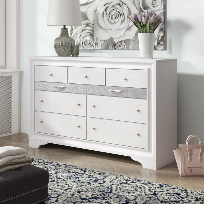 Set Tempat Tidur Minimalis Modern Cecelia Set Tempat Tidur Minimalis Modern Cecelia