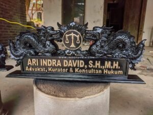 Papan Nama Meja Advokat Konsultan Hukum