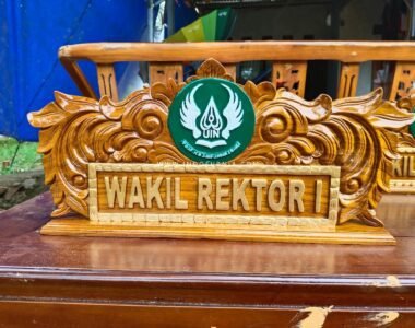 Papan Nama Meja Wakil Rektor